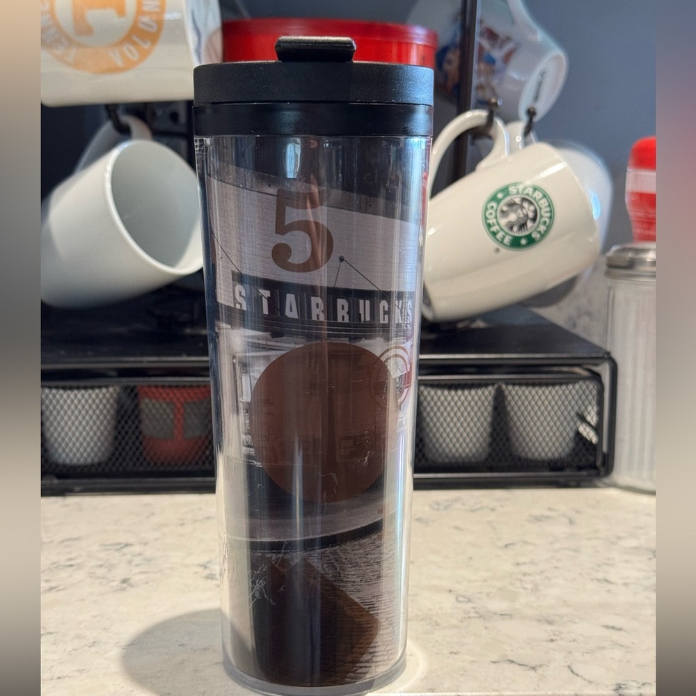 NWOT Starbucks CityScape Cofee/Tea Tumbler 160z with lid 2012/2014